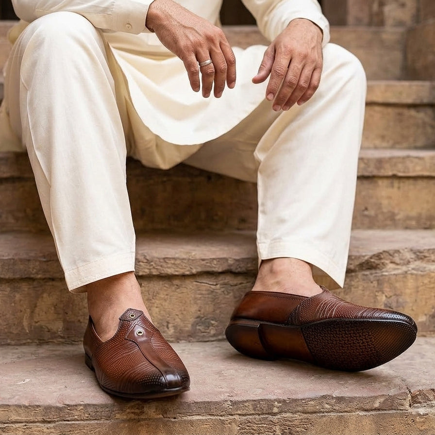 ZAVIO Regal Textured Khussa — Tan Brown