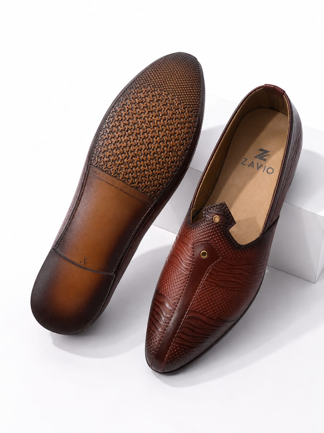 ZAVIO Regal Textured Khussa — Tan Brown